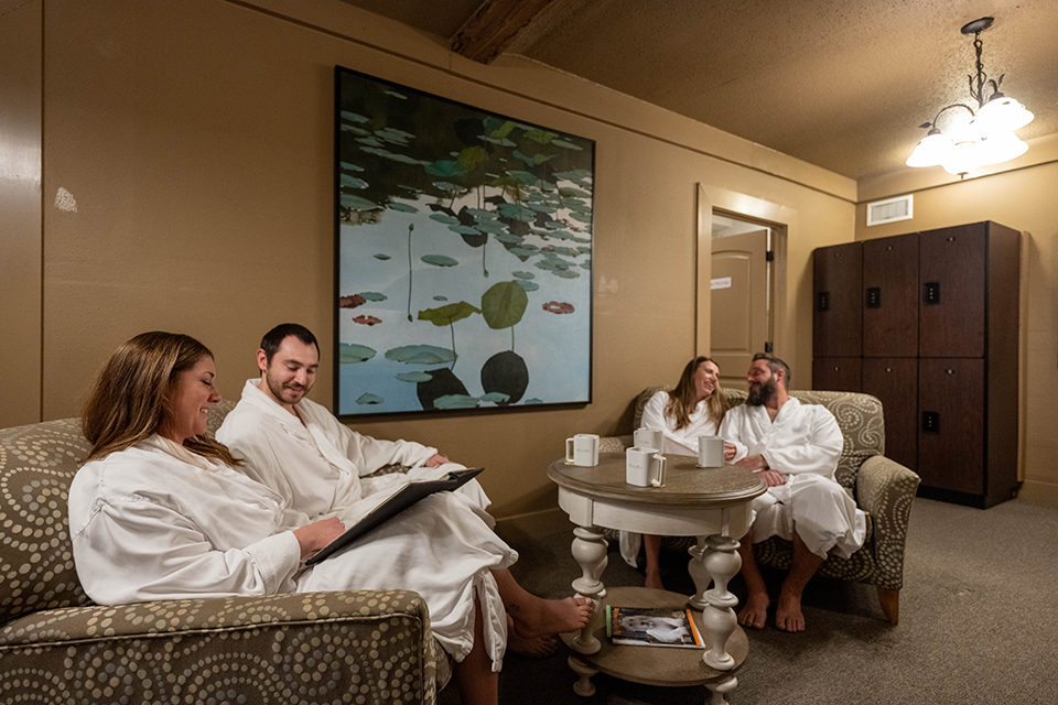 108_Crescent_Spa_web_onionstudio Eureka Springs Spa Relaxation Room